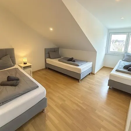 Modern Flat - Waschmaschine, Fussbodenheizung, Regendusche *